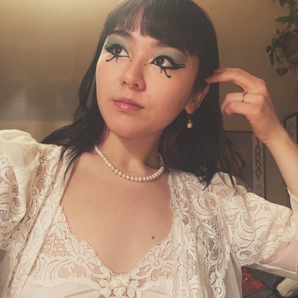 Meet your Posher, Akemi